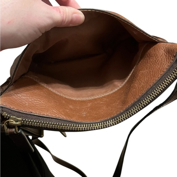 Fossil Vickery brown leather crossbody bag with adjustable strap - Picture 14 of 16